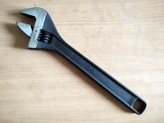 Llave francesa n° 10" Asaki